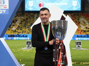 Baru Dua Laga Tangani Milan, Conceicao Langsung Dapat Trofi Pertama