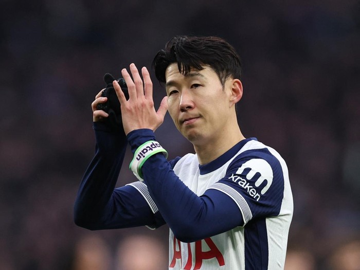 Soccer Football - Premier League - Tottenham Hotspur v Newcastle United - Tottenham Hotspur Stadium, London, Britain - January 4, 2025  Tottenham Hotspur's Son Heung-min looks dejected after the match REUTERS/David Klein EDITORIAL USE ONLY. NO USE WITH UNAUTHORIZED AUDIO, VIDEO, DATA, FIXTURE LISTS, CLUB/LEAGUE LOGOS OR 'LIVE' SERVICES. ONLINE IN-MATCH USE LIMITED TO 120 IMAGES, NO VIDEO EMULATION. NO USE IN BETTING, GAMES OR SINGLE CLUB/LEAGUE/PLAYER PUBLICATIONS. PLEASE CONTACT YOUR ACCOUNT REPRESENTATIVE FOR FURTHER DETAILS..