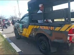 Satpol PP Amankan Pria Lansia Usai Resahkan Pengunjung Tepi Laut Tanjungpinang