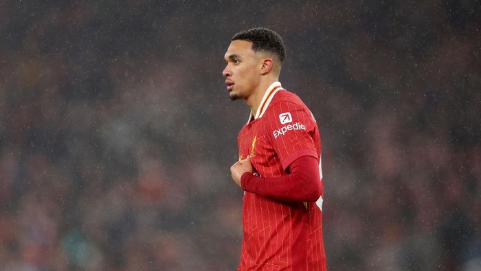 LIVERPOOL, ENGLAND - JANUARY 05:  Trent Alexander-Arnold of Liverpool during the Premier League match between Liverpool FC and Manchester United FC at Anfield on January 05, 2025 in Liverpool, England. (Photo by Carl Recine/Getty Images)