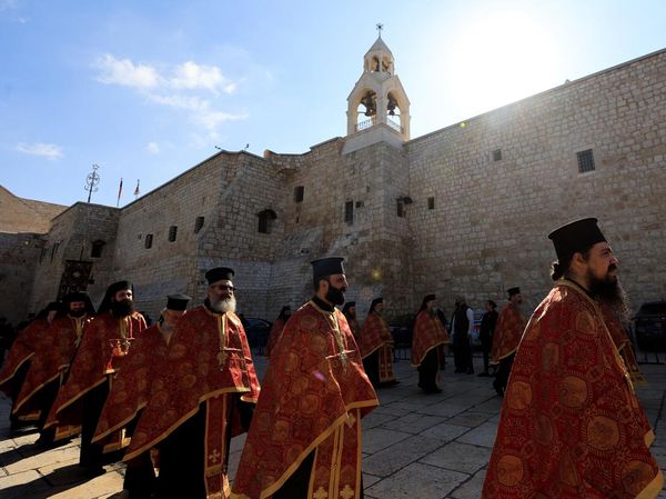 Umat Kristen Orthodoks Rayakan Natal di Betlehem