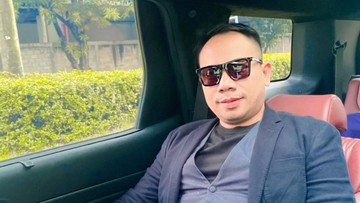 Vicky Prasetyo Bantah Ditinggal