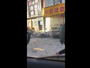 Gempa M 7,1 di Nepal Picu Banyak Gedung Runtuh, 38 Orang Tewas Gempa M 7,1 di Nepal Picu Banyak Gedung Runtuh, 38 Orang Tewas