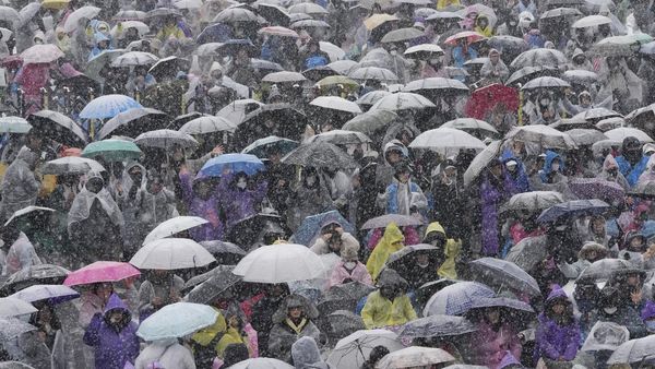 Warga Korsel Demo Saat Badai Salju, Pro-Kontra Penangkapan Presiden