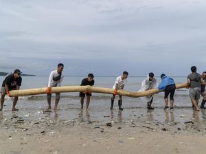 Warlok-Bule Gotong Royong Bersihkan Sampah di Pantai Kedonganan Bali
