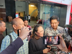 Selesai Diperiksa KPK, Agustiani Ngaku Dicecar 14 Pertanyaan