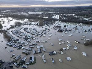 Awal Tahun Inggris Raya Dikepung Banjir Besar