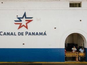 Cerita Panama Dapatkan Kembali Terusan Panama dari AS