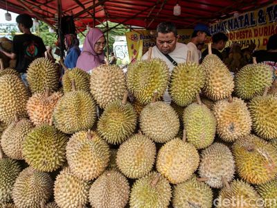 Berburu Durian di Kalimalang