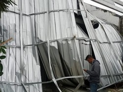 Angin Puting Beliung Rusak Puluhan Rumah di Cianjur