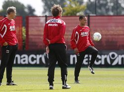 Alasan Kluivert Pilih Pastoor dan Landzaat Jadi Asisten di Timnas Indonesia