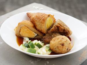5 Fakta Pempek Asal Palembang, Tercatat di Prasasti Talang Tuo 5 Fakta Pempek Asal Palembang, Tercatat di Prasasti Talang Tuo
