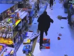 Video Rekaman CCTV saat Gempa M 6,8 Mengguncang Tibet