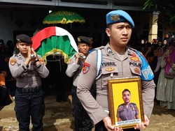 Jenazah Brigadir Erik yang Tewas Bunuh Diri Depan Istrinya Dimakamkan
