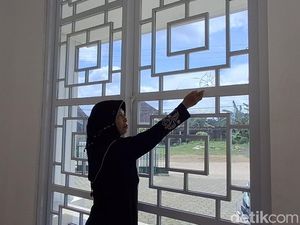 Kaca Masjid di Palembang Diduga Kena Peluru Nyasar, Saksi Dengar Suara Ledakan Kaca Masjid di Palembang Diduga Kena Peluru Nyasar, Saksi Dengar Suara Ledakan