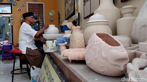 Potret Kampung Keramik Dinoyo Malang