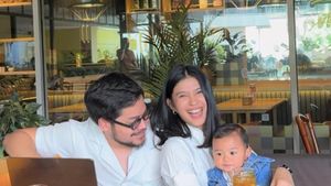 Serunya Keisha Cinantya Kulineran Hangat Bareng Keluarga Kecil