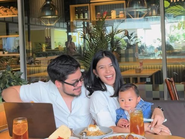 Serunya Keisha Cinantya Kulineran Hangat Bareng Keluarga Kecil