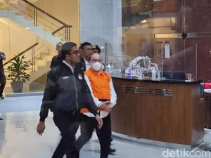 KPK Tahan Eks Dirut Taspen Antonius Kosasih Terkait Kasus Investasi Fiktif KPK Tahan Eks Dirut Taspen Antonius Kosasih Terkait Kasus Investasi Fiktif