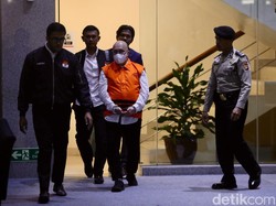 Video: KPK Tahan Eks Dirut PT Taspen Terkait Kasus Investasi Fiktif