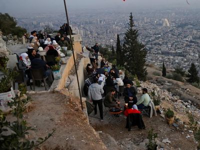 Melihat Indahnya Kota Damaskus dari Gunung Qasioun Suriah