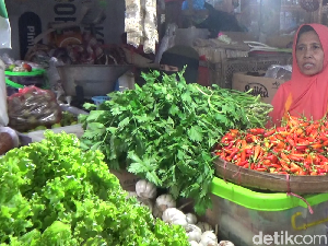 Pedasnya Harga Cabai di Lumajang Capai Rp 120 Ribu per Kilogram Pedasnya Harga Cabai di Lumajang Capai Rp 120 Ribu per Kilogram