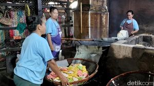 Melihat Pengolahan Krupuk Abang Ijo Bojonegoro