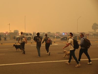 Puluhan Ribu Orang di Los Angeles Dievakuasi Akibat Kebakaran Hutan