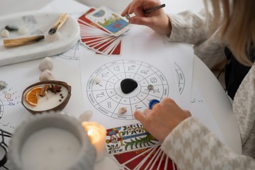 Ramalan Zodiak 13 Juni: Capricorn Terlalu Sibuk, Pisces Nikmati Hari Baik
