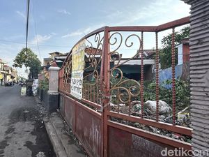 Rumah Lahan Lelang di Surabaya yang Jadi TPS Dadakan Kini Sudah Bersih Rumah Lahan Lelang di Surabaya yang Jadi TPS Dadakan Kini Sudah Bersih