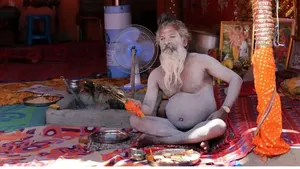 Rupa Sekte Kanibal-Seks di Muka Umum dari India