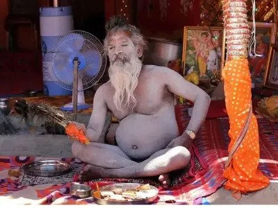 Rupa Sekte Kanibal-Seks di Muka Umum dari India