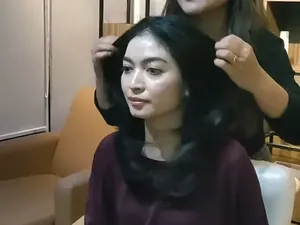 Gaya Rambut Baru Selvi Ananda-Erina Gudono, Menantu Jokowi Sambut Tahun 2025 Gaya Rambut Baru Selvi Ananda-Erina Gudono, Menantu Jokowi Sambut Tahun 2025