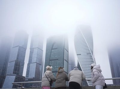 Suasana Kota Moskow Diselimuti Kabut Musim Dingin