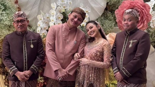 Momen-momen Mahalini Gelar Tingkeban 7 Bulan Kehamilan