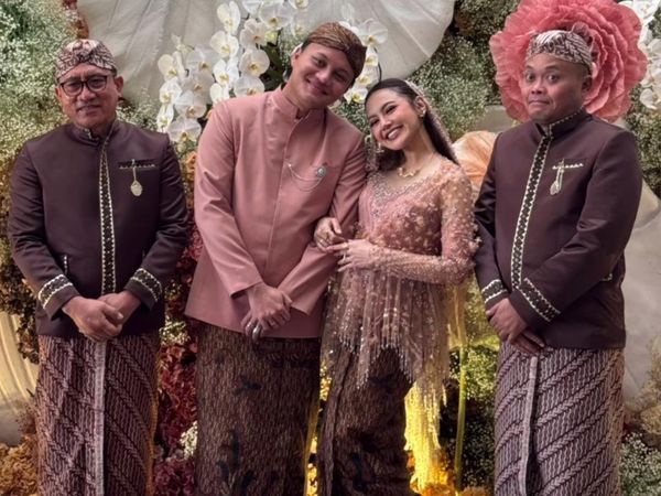 Momen-momen Mahalini Gelar Tingkeban 7 Bulan Kehamilan