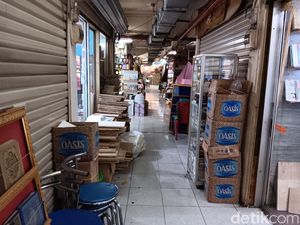 Sunyi Sepi Pusat Percetakan di Tebet Sunyi Sepi Pusat Percetakan di Tebet