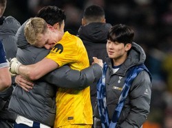 Kisah 3 Hari Kinsky: Debut Vs Liverpool, Clean Sheet, Spurs Menang