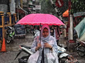 Indonesia Dikepung Bibit Siklon Aktif, Ini Daftar Wilayah yang Bakal Diguyur Hujan