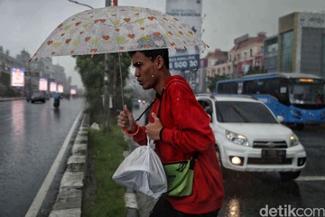 Anomali Cuaca Picu Curah Hujan Tinggi di Jakarta dan Sekitarnya
