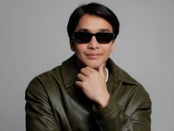 Billy Syahputra Nazar Mau Perbaiki Masjid Dekat Makam Olga