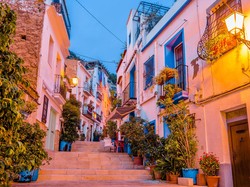 Terkuak 75% Apartemen Airbnb di Kota Ini Ilegal