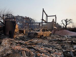 Kebakaran di Los Angeles Ancam Hollywood, 1.500 Bangunan Hangus