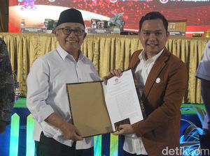 KPU Blitar Tetapkan Rijanto-Bekky Jadi Bupati-Wabup Terpilih KPU Blitar Tetapkan Rijanto-Bekky Jadi Bupati-Wabup Terpilih