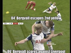 Lucas Bergvall luput dari kartu merah sebelum bikin gol penentu kemenangan Spurs yang bikin si Merah kalah. Foto: dok. Internet/X (Twitter)