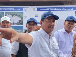 Trenggono Bakal Bongkar Pagar Misterius di Laut Tangerang Jika Tak Berizin