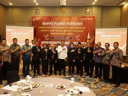 Syamsul dan Ammy Resmi Ditetapkan Jadi Bupati dan Wabup Cilacap Terpilih