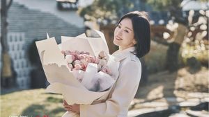 7 Pesona Song Hye Kyo Bintangi Variety Show Pertamanya Setelah 23 Tahun