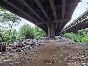 Selain Dipindah ke Rusun, Warga Kolong Tol Angke Juga Diberi Bansos Selain Dipindah ke Rusun, Warga Kolong Tol Angke Juga Diberi Bansos