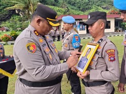 Oknum Polisi yang Bawa 141,7 Kg Ganja di Sumbar Dipecat